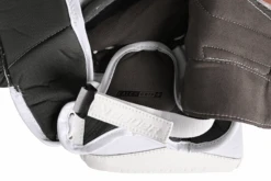 Bauer Vapor Hyperlite2 Senior Goalie Catcher -Bauer 1061626 BTH23 GOAL STICKS ELITE SR MTOBLACK catalog front 21eb9c2a 1e96 402d bb23 a3bf7d0b586b