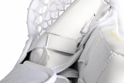 Bauer Vapor Hyperlite2 Senior Goalie Catcher -Bauer 1061626 BTH23 GOAL STICKS ELITE SR MTOBLACK catalog front 2d118db7 16d6 4393 b733 70bdb9e63be0